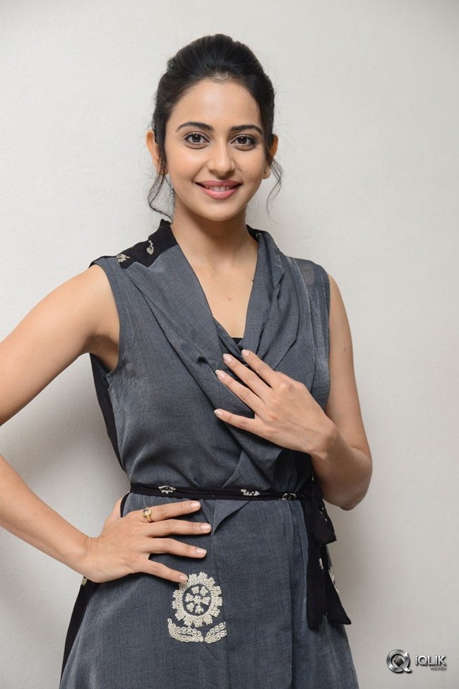 Rakul-Preet-At-Khakee-Movie-Promotions